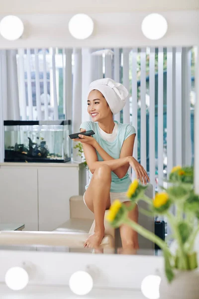 Laughing Pretty Young Woman Pajamas Towel Her Head Listening Voice — Stock Photo, Image