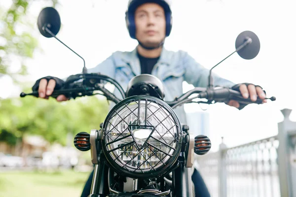 Serious Vietnamese Man Helmet Riding Motorcycle Focus Headlight — Stock Photo, Image