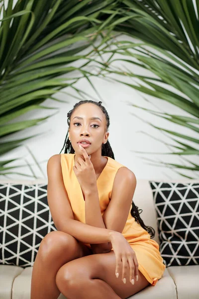 Attractive Beautiful Young African American Woman Silk Yellow Dress Sitting — Stock Photo, Image