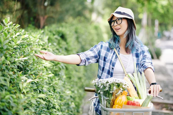 Happy Pretty Young Asian Woman Glasses Bucket Hat Riding Bicycle — Stock Photo, Image