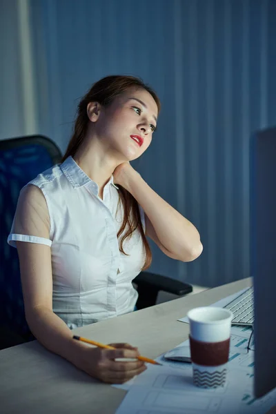 Tired Female Project Manager Rubbing Her Stiff Neck Working Desk — Stock Photo, Image