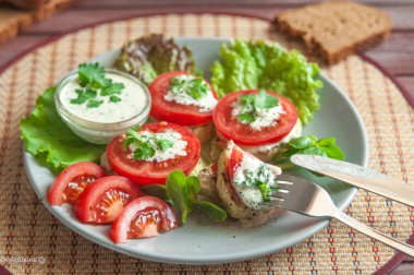 Fırında kabak domates ve ihale krema sos ile.