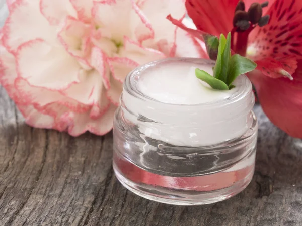 Kosmetik Alami Segar Seperti Musim Semi Konsep Bunga — Stok Foto