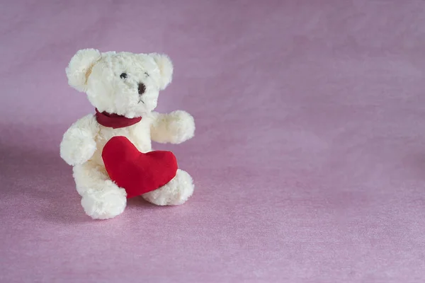 Urso Polar Brinquedo Com Coração Vermelho Feito Tecido Horizontalmente — Fotografia de Stock
