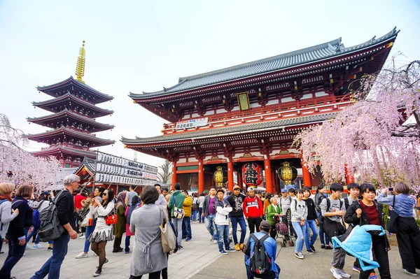 Tokyo Giappone Marzo 2018 Tempio Sensoji Nel Quartiere Asakusa Turisti — Foto Stock
