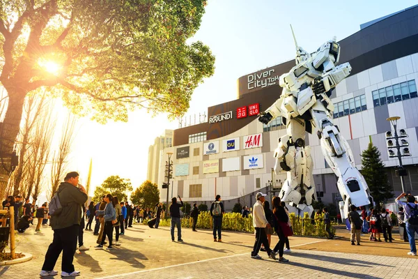 Tokyo Japan 2018 Odaiba Viertel Beliebte Touristen Spazieren Fotografieren Große — Stockfoto