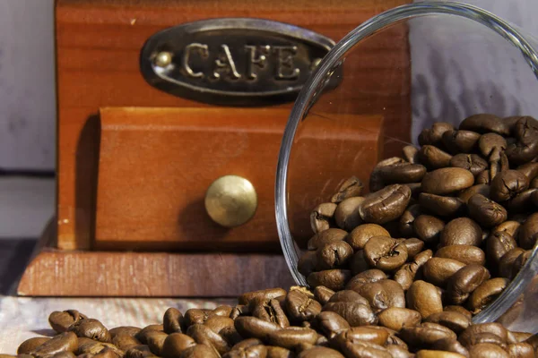 Coffee beans and the word coffee — Stock Photo, Image