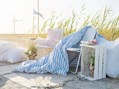 Minimalist İskandinav tarzı piknik.