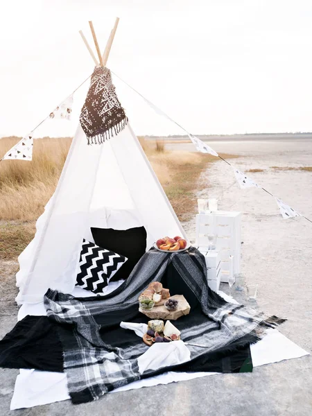 Glamuoros de verão acampando . — Fotografia de Stock