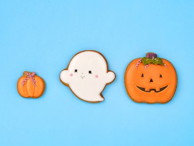 Hayalet ve balkabağı şekilli zencefilli ekmek.