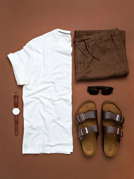Vestito da uomo in lino o cotone per le vacanze. — Foto Stock