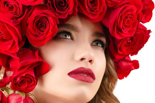 Menina Retrato Atraente Com Rosas Cabeça Closeup — Fotografia de Stock