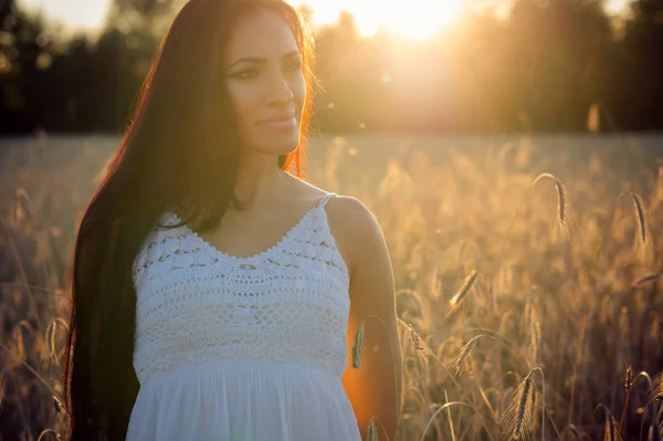 Portrait Gorgeous Brunette Woman Sunset Background — Stock Photo, Image