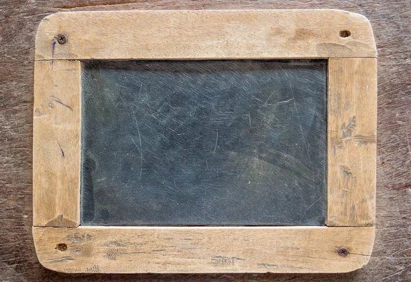 黑板与木框架 黑板在老木头背景 — 图库照片
