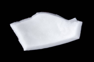 siyah arka plan üzerine izole hindistancevizi yakın çekim