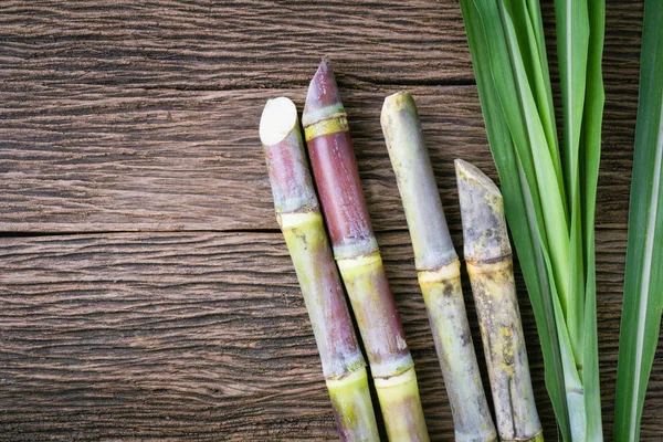 Fechar Cana Açúcar Fundo Madeira Close — Fotografia de Stock