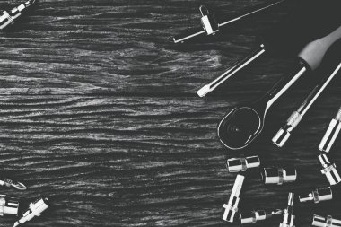 Ahşap arka planda çalışan araçlar. renk etkisi.