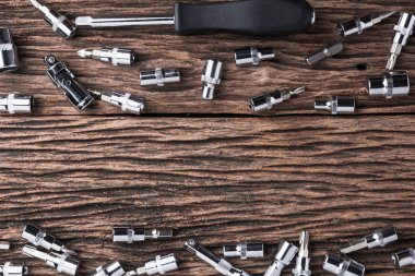 Ahşap arka planda çalışan araçlar. renk etkisi.