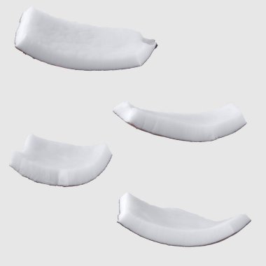 Beyaz arka plan kırpma yolu üzerinde izole hindistancevizi