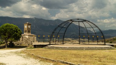 Gjirokastra anctien izle kule kalenin içinde. 