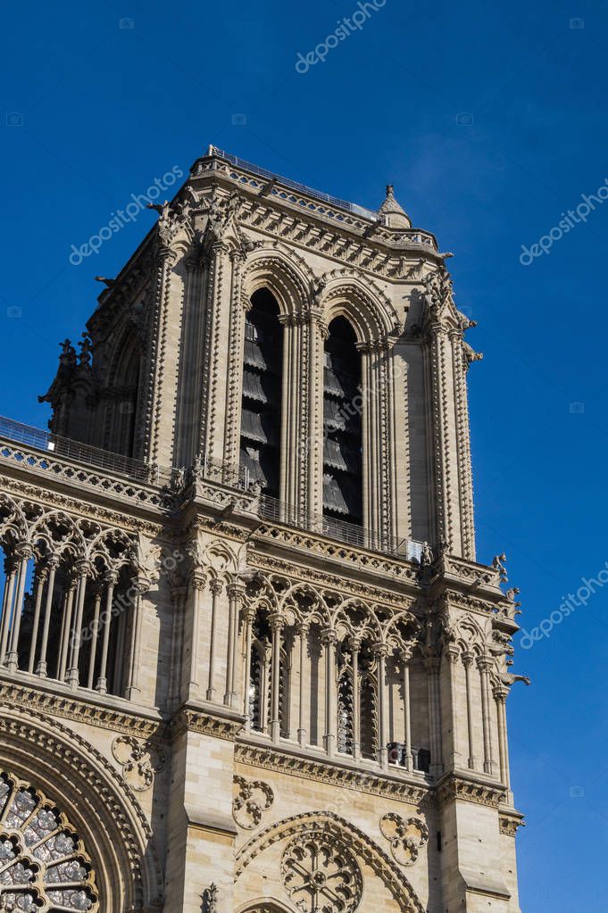 París / Francia-23 de mayo de 2017: Notre-Dame de Paris significa París / Francia-23 de mayo de 2017: Notre-Dame de Paris significa