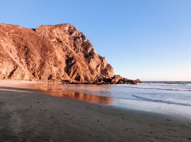 Pfeiffer Beach kayalık uçurum