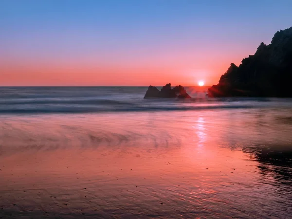 Gün batımında California sahil şeridi — Stok fotoğraf