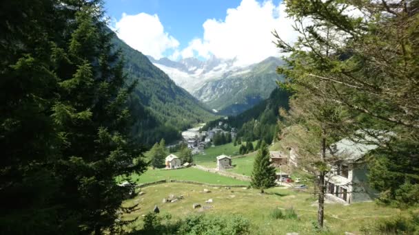 Weergave Van Franscia Een Klein Dorp Italiaanse Alpen Zomer — Stockvideo