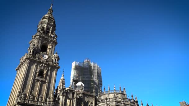 Klocktornet Baksidan Katedralen Santiago Compostela Spanien Kulmen Pilgrimsvägen Camino Santiago — Stockvideo