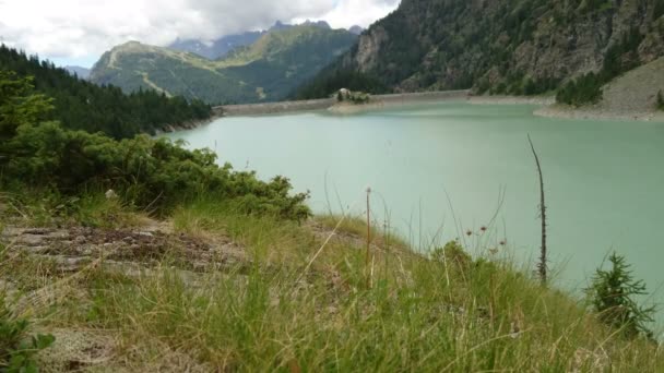 Alpe Gera Dam Och Handfat Alperna Norra Italien Nära Sondrio — Stockvideo