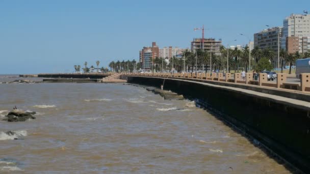 Здания Стоящие Перед Океаном Монтевидео Уругвай Декабря 2017 Года — стоковое видео