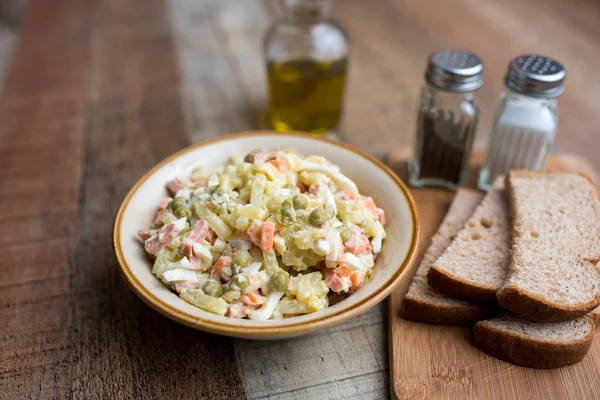 Tigela Salada Tradicional Russa Chamada Olivie Ano Novo Russo Salada — Fotografia de Stock