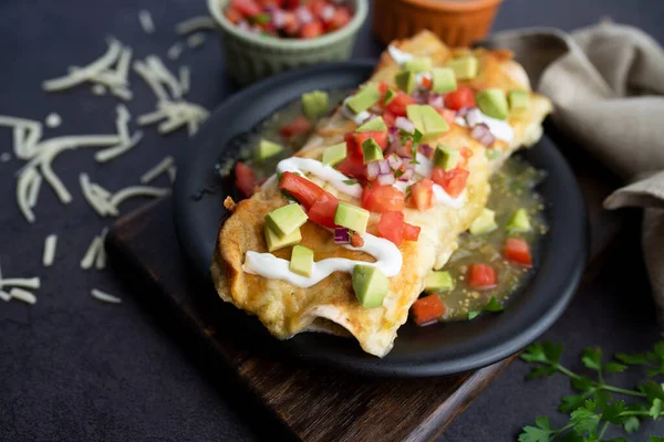 Enchiladas Pollo Con Limón Miel Con Aderezos —  Fotos de Stock