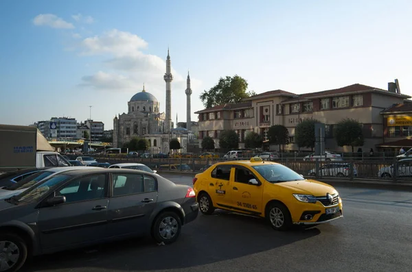 Istanbul Turquie Septembre 2018 Voiture Taxi Jaune Sur Route Sur — Photo