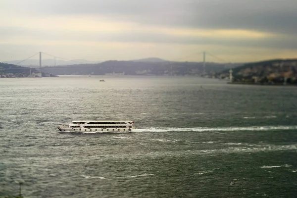 Trajekt Bosporusu Bosphorusu Pozadí Spojující Asijské Evropské Strany Istanbulu Provede — Stock fotografie