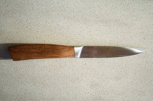 Cuchillo Con Mango Madera Aislado Mesa Blanca Cocina — Foto de Stock