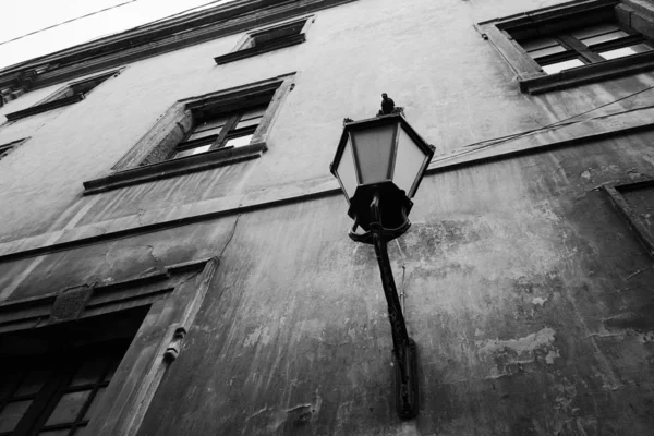 Vintage Street Lantern Retro Style Weathered Wall Old Historical House — Stock Photo, Image