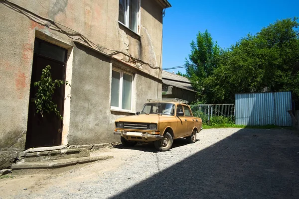 Old Soviet Car Parked Backyard Vintage Car Called Moskvich Ukraine — Stock Photo, Image