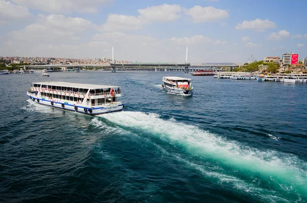 Istanbul Turecko Září 2018 Dva Pasažéři Trajektů Bosphorusu Veřejná Námořní — Stock fotografie