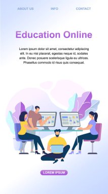 Çevrimiçi Bilgisayarda Birlikte Öğrenen Genç İnsanlar