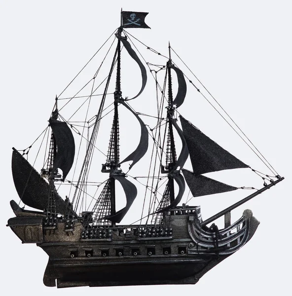 Beyaz Arka Plan Üzerinde Silahlı Sekizinci Yüzyılın Siyah Korsan Gemisi — Stok fotoğraf