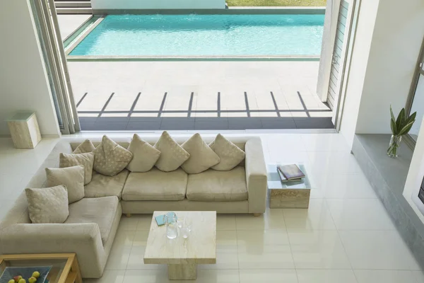 Sunny Modern Living Room Daytime — Stock Photo, Image