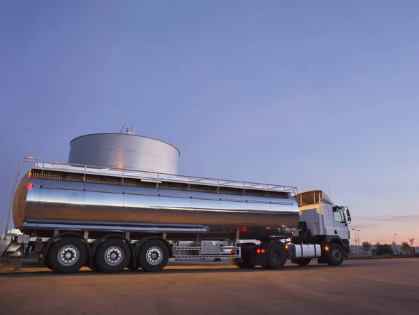 Chariot Citerne Lait Acier Inoxydable Côté Tour Stockage Ensilage — Photo