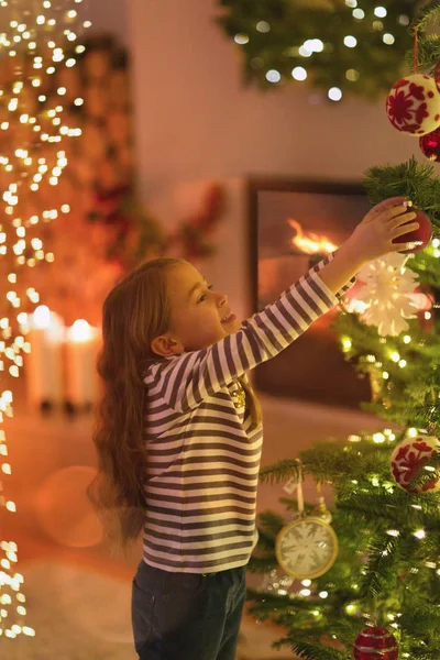 Girl Hanging Ornament Christmas Tree — Stock Photo, Image