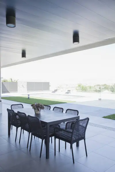 Table Chairs Patio Daytime — Stock Photo, Image