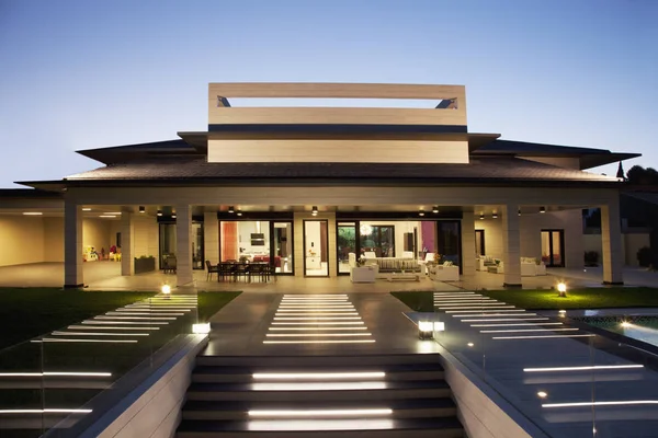 Luxury House Patio Illuminated Night — Stock Photo, Image