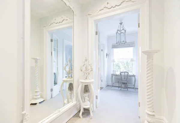 White Luxury Home Showcase Interior Corridor Mirror — Stock Photo, Image