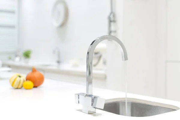 Modern Stainless Steel Kitchen Faucet Sink — Stock Photo, Image