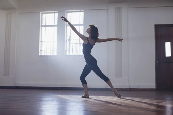 Graceful Young Female Dancer Practicing Dance Studio — Stock Photo, Image