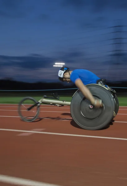 Determinou Jovem Atleta Paraplégico Sexo Masculino Acelerando Longo Pista Esportes — Fotografia de Stock